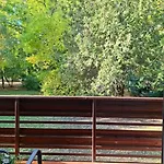 Ueduelo Apartment Gardony