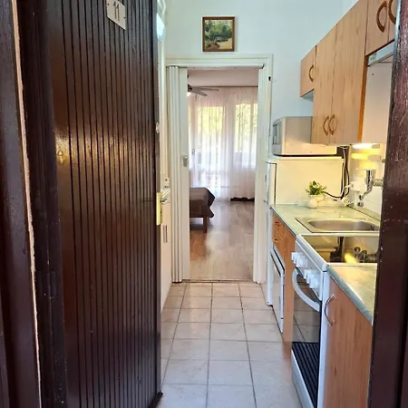 üdülő * Gárdony
